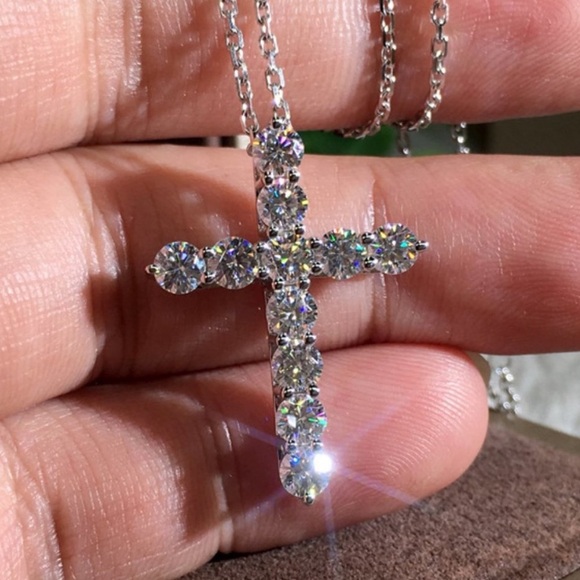 **NEW STERLING SILVER DIAMOND CROSS NECKLACE - Picture 2 of 4